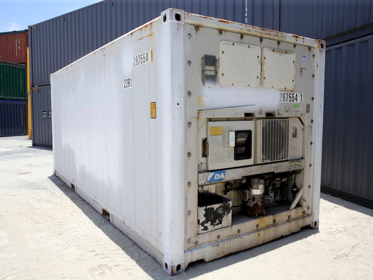 White 20ft refrigerated container showing the refrigeration unit